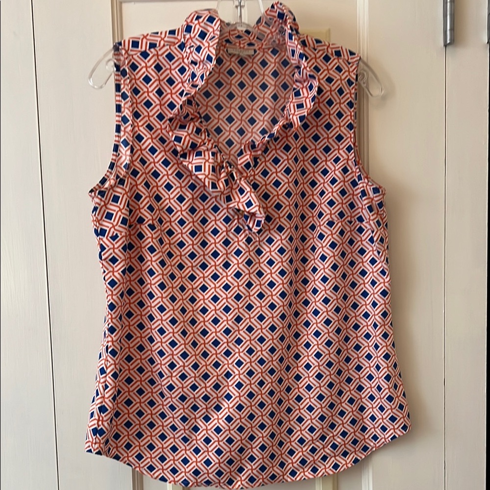 Ruffle collar pattern shirt